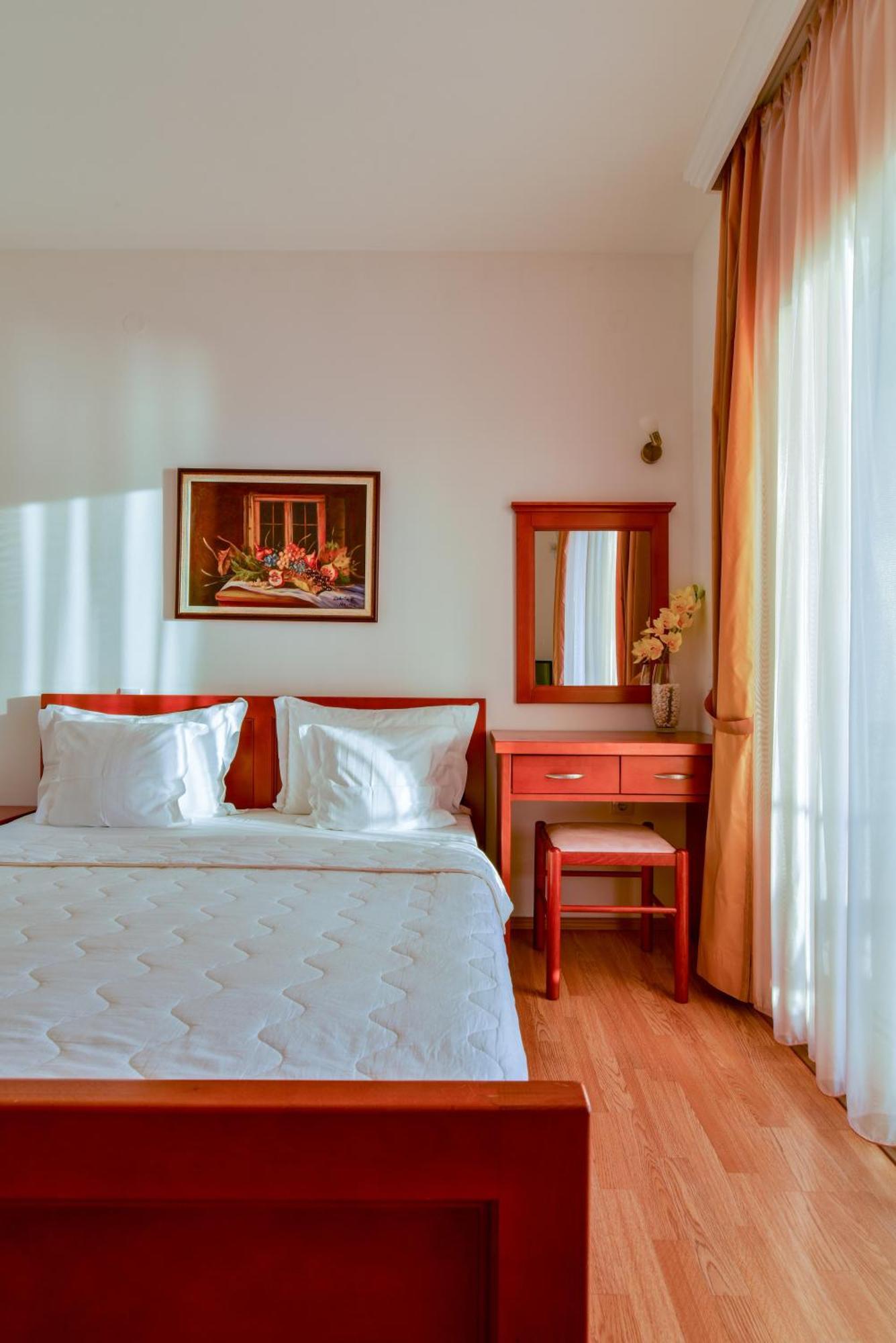Apartments Leut Sveti Stefan Szoba fotó