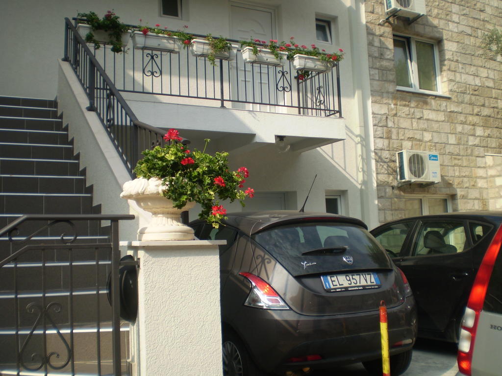 Apartments Leut Sveti Stefan Kültér fotó
