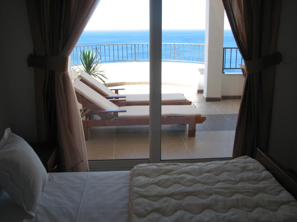 Apartments Leut Sveti Stefan Szoba fotó